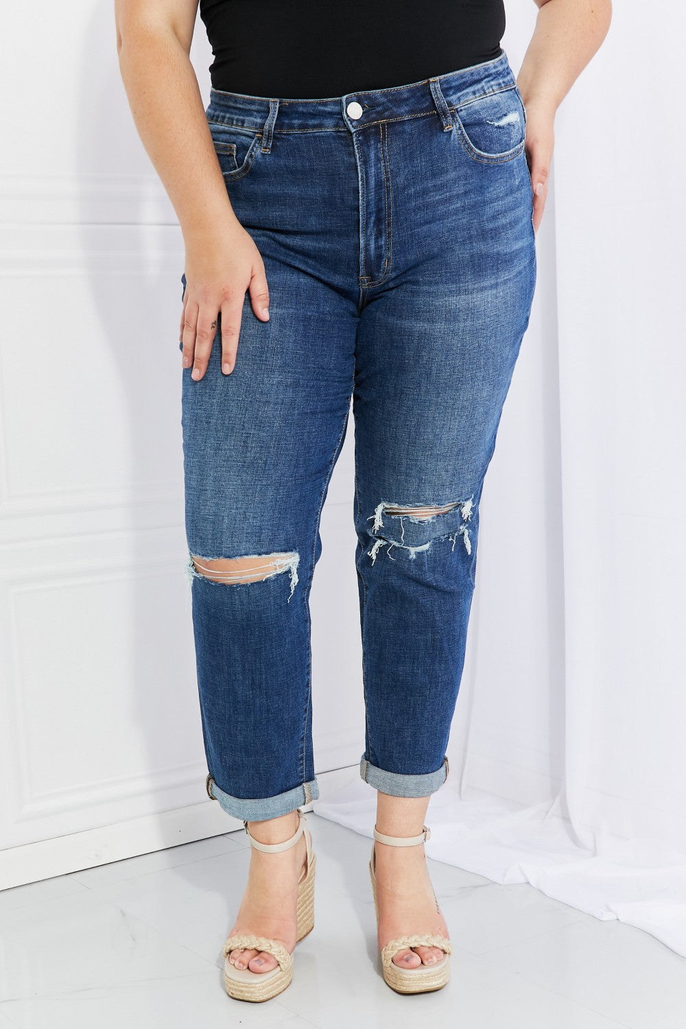 VERVET Distressed Cropped Jeans with Pockets